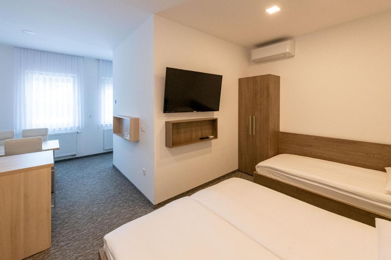 Apartmaji In Sobe Ramar Hotel Straza Ngoại thất bức ảnh