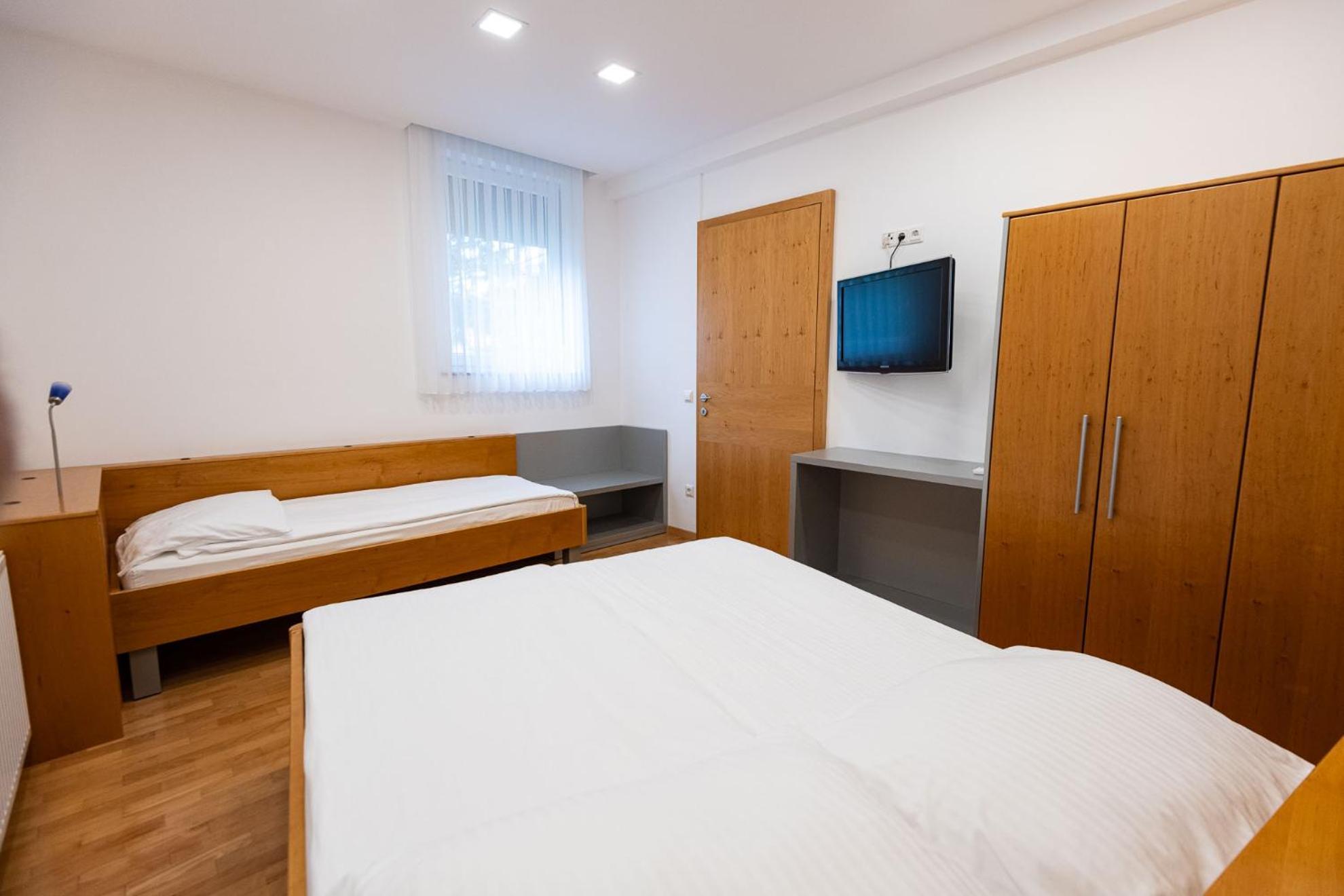 Apartmaji In Sobe Ramar Hotel Straza Ngoại thất bức ảnh